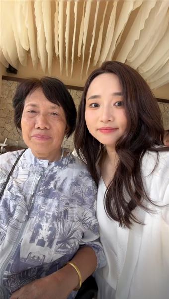 解答粉絲疑惑：為何老爹留在深圳，媽媽選擇守在老家