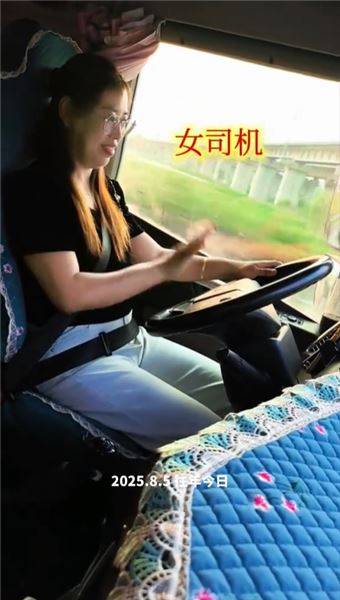 車輪之上的煙火人生：中年卡車夫妻，以奔波扛起家庭的重量