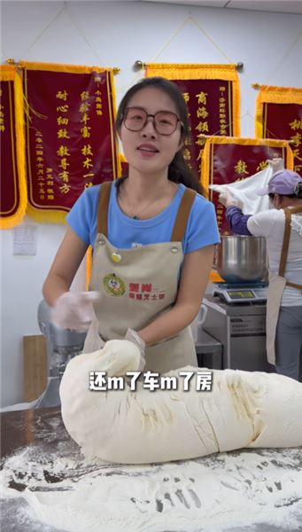 擺攤一天賺一萬，月入三十萬！去年存下 80 萬，今年挑戰存夠 100 萬