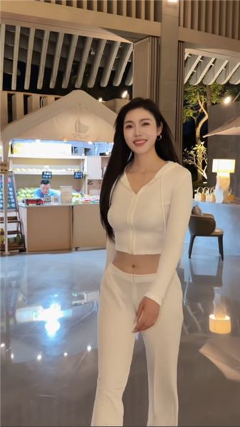 鏡頭里跳舞的曉鳳，鏡頭外的生活你真的了解嗎？