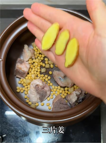 天熱沒胃口？廣東人都在喝這碗苦瓜釀肉湯，清甜回甘清熱解膩，三伏天喝完全身通透