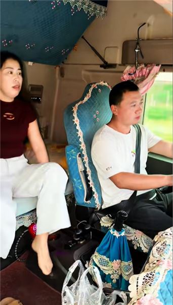 中年女卡車司機心里話，為什么選擇和丈夫一起跑車