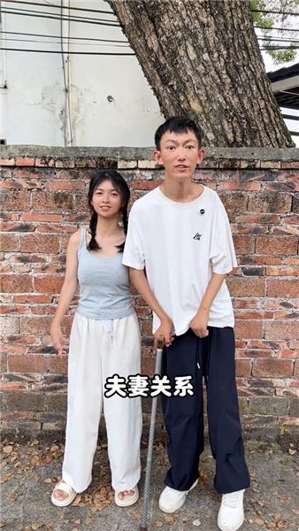 心里千言萬語卻說不順暢，鏡頭之前，我想好好介紹我自己