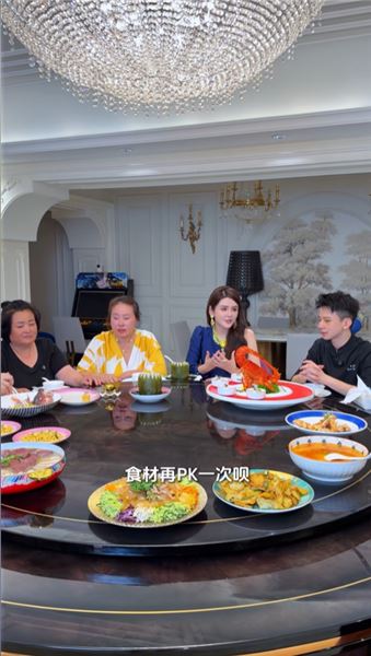 00 后國際大廚 vs 居家保姆廚藝 PK 四菜一湯，投票反轉劇情太有看點
