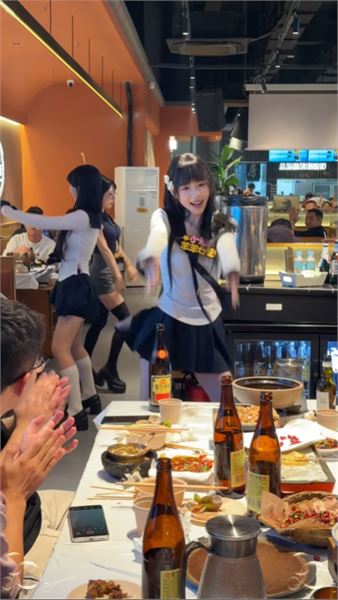 十八歲女團小雅，面對網上的爭議我想說