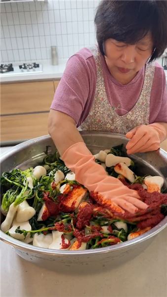 韓國入冬腌泡菜季，百根小蘿卜，跟著婆婆做地道家庭小蘿卜泡菜