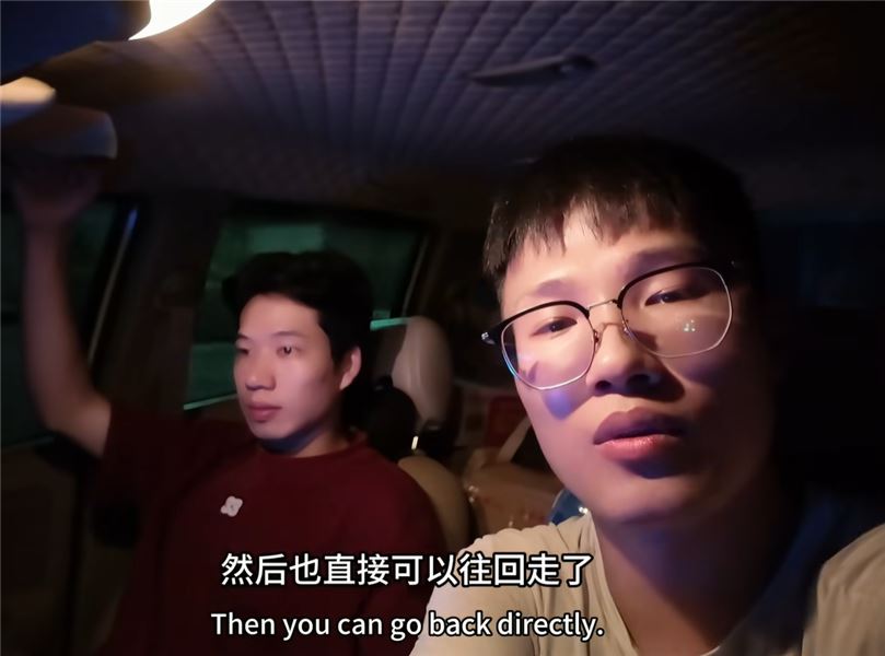 牛牛不是在修車，就是在修車的路上，在老撾建房的萬般不易，盼早日完工回家見兒子