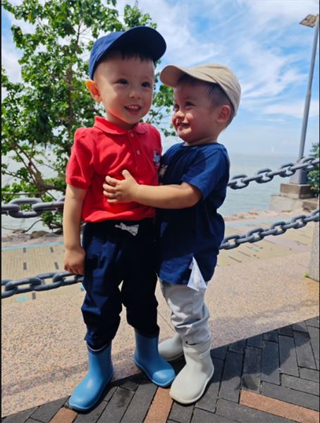 海邊公園漫步，我與 Owen、Olsen，我們是天下第一好