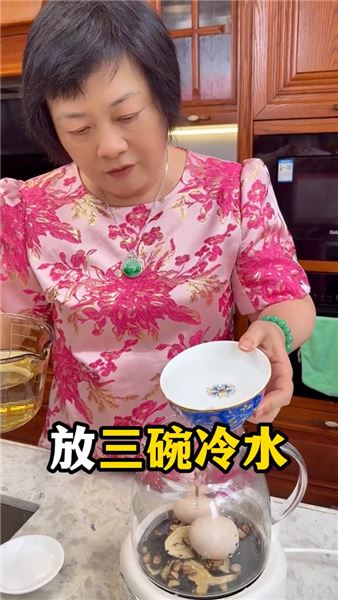 每個月女士都要會煲這個水，女人湯分享給大家