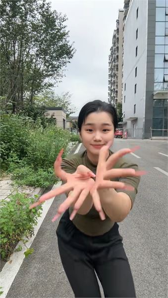 統一回復：手指靈活是天賦嗎？聊聊我的手勢舞