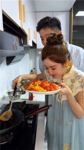 其實我真的是想給他做頓飯，能不能關注一下廚藝，廚藝應該還行的吧