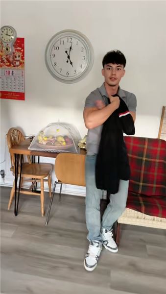 緣分很奇妙！2004 工作相識，結婚紀念日同一天生下孩子