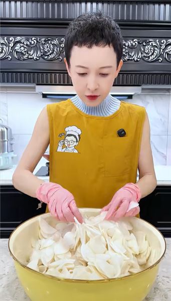 跟著牛牛姐學夏日開胃小菜跳水蘿卜，酸甜脆爽一口解膩