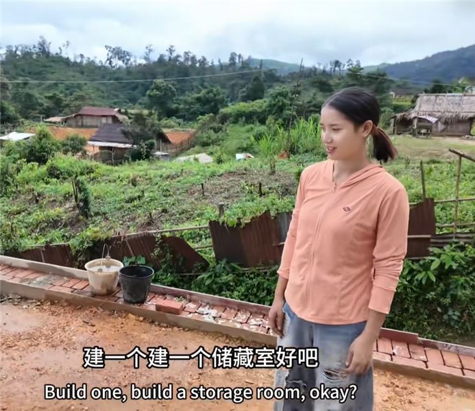 院子開始打地坪了，一切都在有條不紊的進行