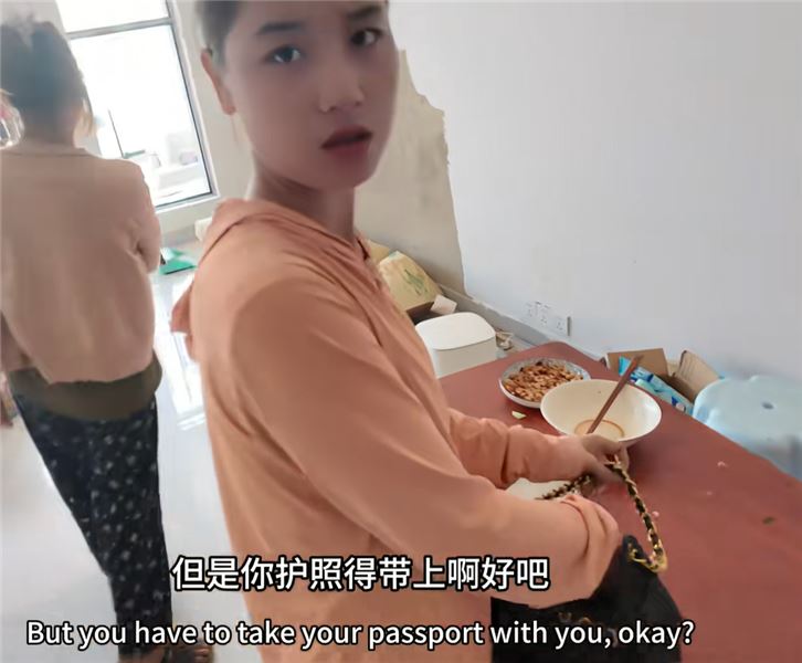 小舅子腹痛嚎啕大哭老撾治不好！牛牛出錢出力帶回國就醫