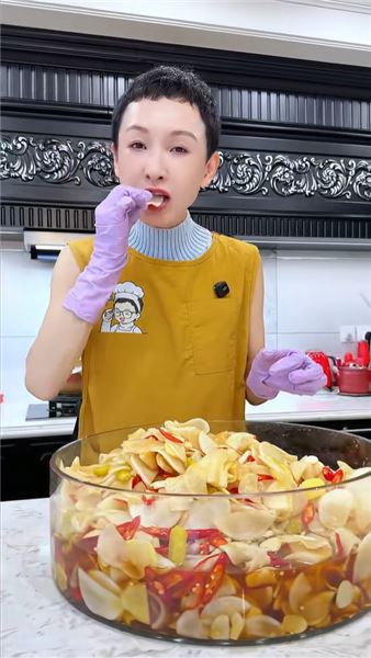 跟著牛牛姐學夏日開胃小菜跳水蘿卜，酸甜脆爽一口解膩