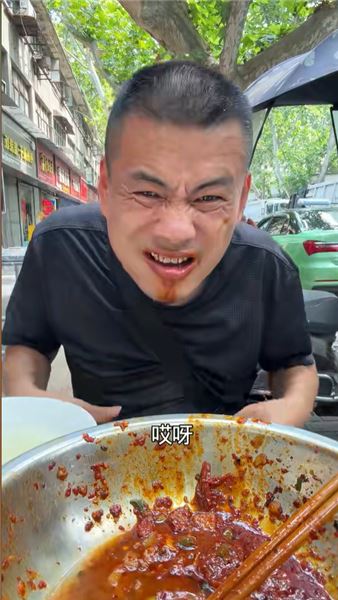 吃面的靈魂歸宿，必須喝上一口燙嘴的面湯
