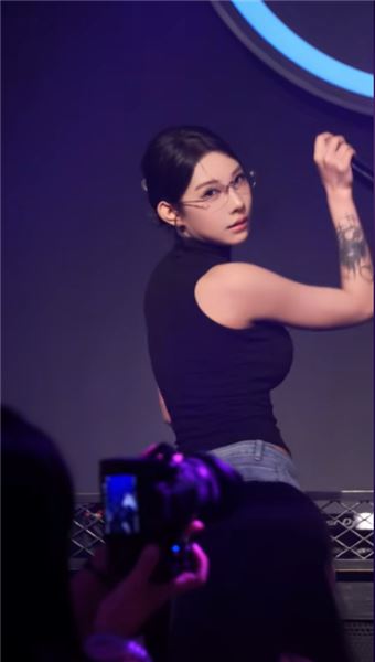 致所有帶著偏見的聲音：在酒吧上班，不代表我不是好女孩