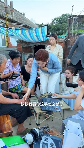 給失聰20年老人買助聽器，說服離職司機讓我給他建房子，卻遇到了新的難題。你們幫我出出主意……