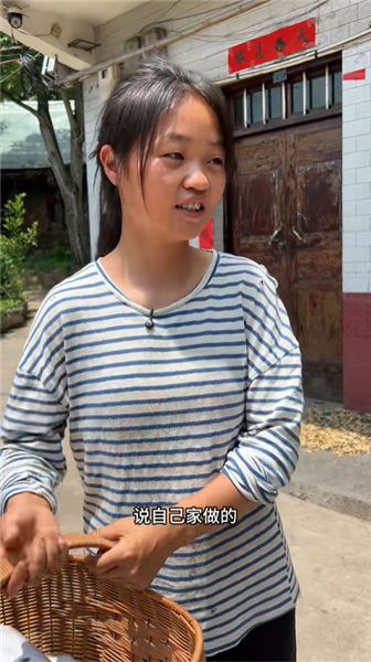 99 年鎮雄姑娘，在大山里，獨自守護九歲女兒
