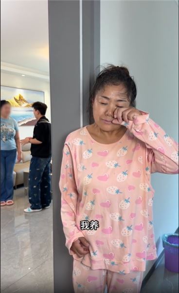 有娘才有家，善待父母，感恩他們的付出。父母養育恩情大于天，窗前一杯水勝過墳前萬堆灰