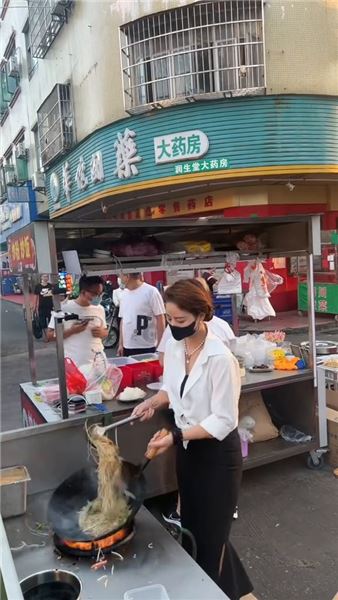 先努力優秀，再大方擁有。所謂生活 有所為  有所愛  有所期待