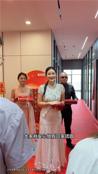 全網破防！女老板遭遇婚姻背叛，擦干眼淚仍善待所有員工：最溫柔的底色是善良
