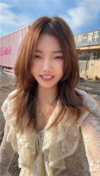 諾諾自述｜回答大家好奇：一個女孩子，為什么選擇跑貨運開大貨車