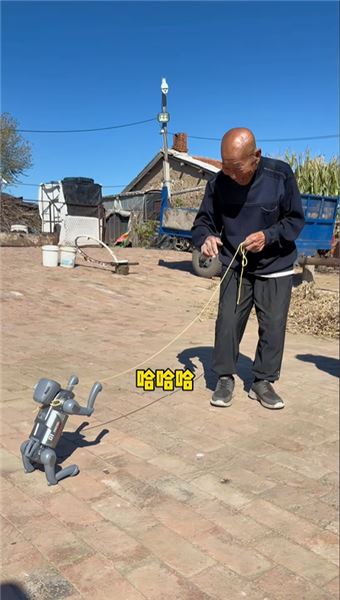 百歲大姥爺牙口超好，開玩笑能活到 200 歲