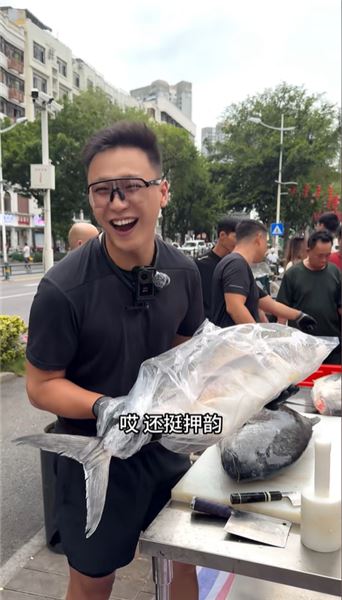 這魚講真能拽著船跑??GT 牛港鲹！海釣人遇上它，到底是什么體驗？