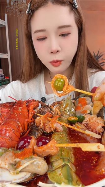夏日解暑撈汁海鮮拼盤，冰爽酸辣開胃，家宴硬菜好吃又好看