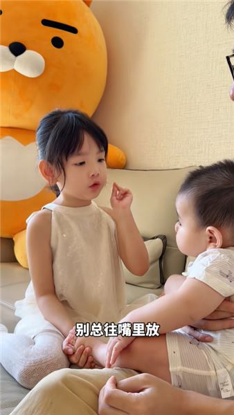 爸媽說話溫柔，小米粒豪氣腔到底跟誰學的？