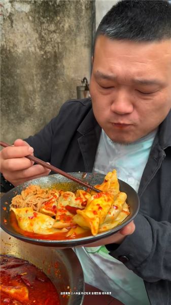 作為老粉，看著干飯男團只剩兩人，心里滿是意難平