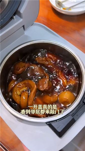 電飯煲一鍵復刻地道潮汕鹵味，一鍋雜鹵鮮香入味，在家還原老店風味