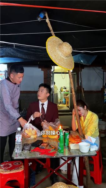 老板要給司機在農村建房，把對接工作交給我，雖然這是九月頭等大事，但是另一件事大家好像都不知道?