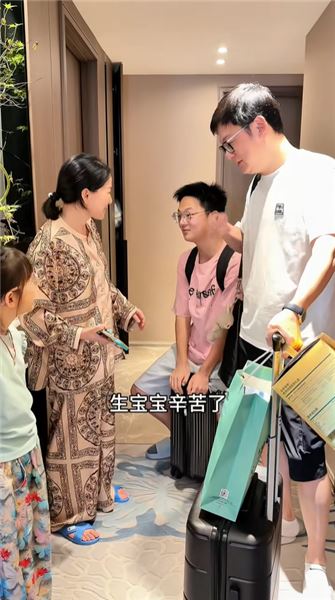 文文一場夢點醒爸爸，暫退視頻：孩子的童年不會等我們