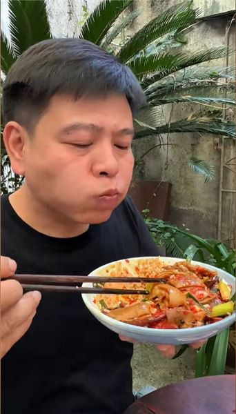 傳言我們踢走光頭？說說真實情況