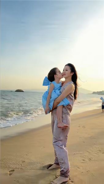 黃允知姑姑：滿心偏愛小侄女，家人互相理解，孩子們和睦暖心