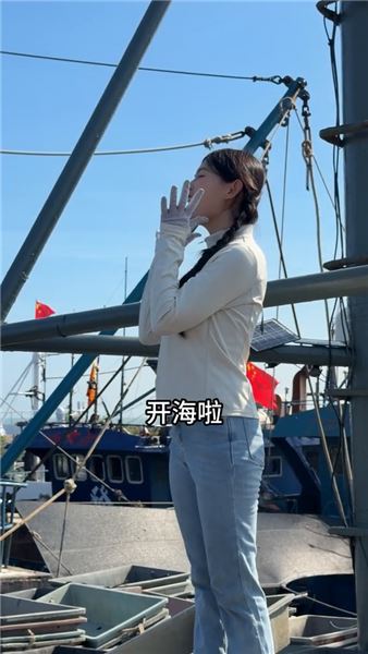 開海季親身出攤：兩筐頭茬三點蟹，一場地攤實戰的人間煙火