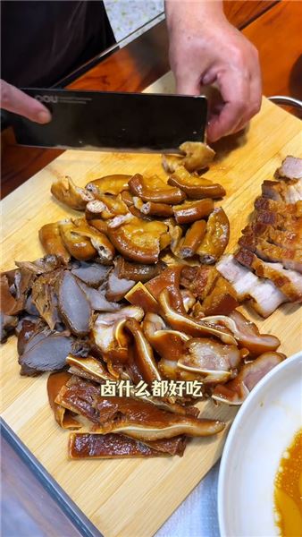 電飯煲一鍵復刻地道潮汕鹵味，一鍋雜鹵鮮香入味，在家還原老店風味