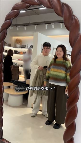 停更這段時間，很多人猜我和鉆媽鬧矛盾，今天慧慧回來了??幫我看看哪件衣服好看
