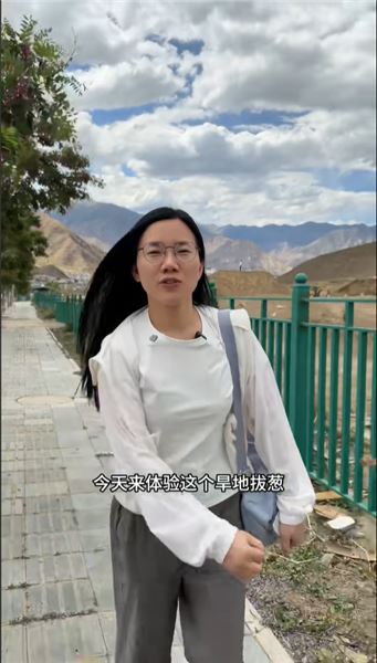小鳳的小娜姐姐：年過四十仍未婚，原生家庭催婚與姐妹之間的現實拉扯