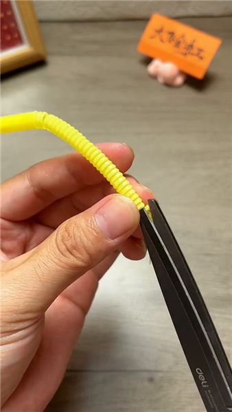 一根吸管變身靈動小蟲，低成本親子手工，陪孩子解鎖動手樂趣