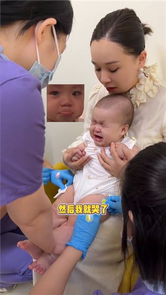 糖粒子打針記：姨姨們，九命啊~沒想到本寶寶扛過了兩針，還有第三針~但我覺得我還是很勇敢滴~