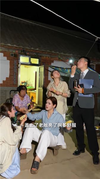 給失聰20年老人買助聽器，說服離職司機讓我給他建房子，卻遇到了新的難題。你們幫我出出主意……