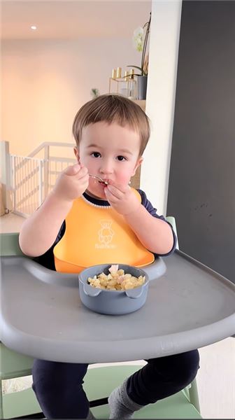 小梯幼兒園畢業了，媽媽好舍不得孩子長大