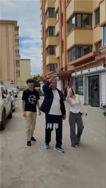 離別總在團圓后：送暖暖返校，中年兒女夾在老小之間的萬般身不由己