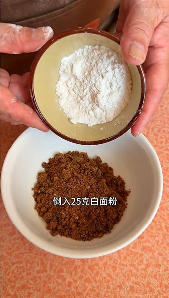 快跟媽媽試試這個鼓大泡的空心糖餅！香香酥酥甜甜的！