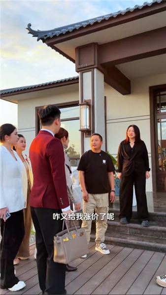 原本計劃 30 萬幫員工建個房子，沒想到最終方案出來后，價格高了不少