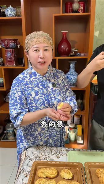 酥脆香甜蝴蝶糖酥餅，一口咬下，是刻在記憶里的家的味道